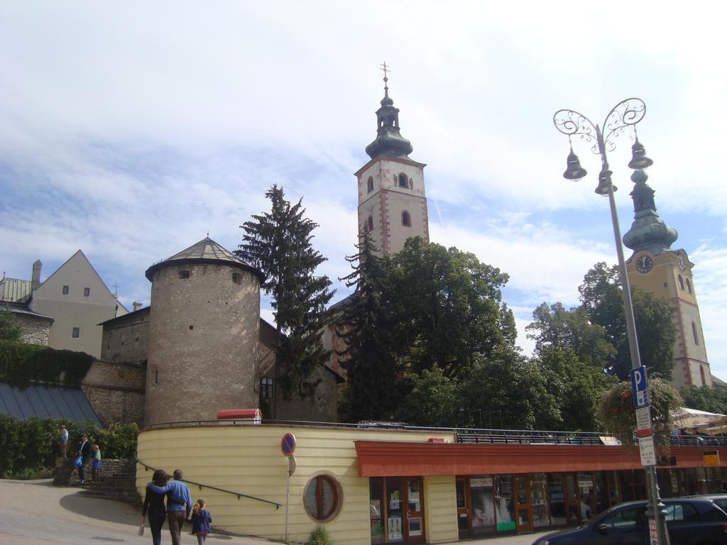 Penzion Majak Banska Bystrica Ngoại thất bức ảnh